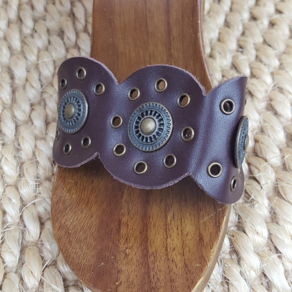 Vintage Slip on Sandals - Picture 2 of 5